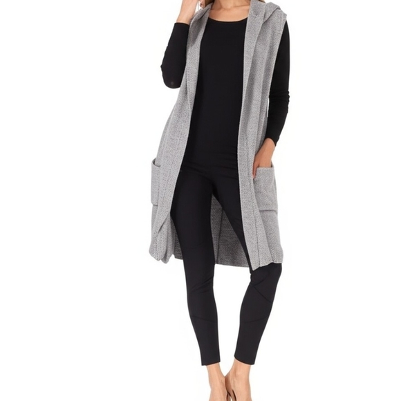 Tahari Sweaters - Tahari Soft Gray Knit Fabric